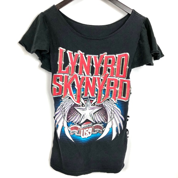 Black Lynyrd Skynyrd Concert Tee Size Med/Lrg - Picture 1 of 4